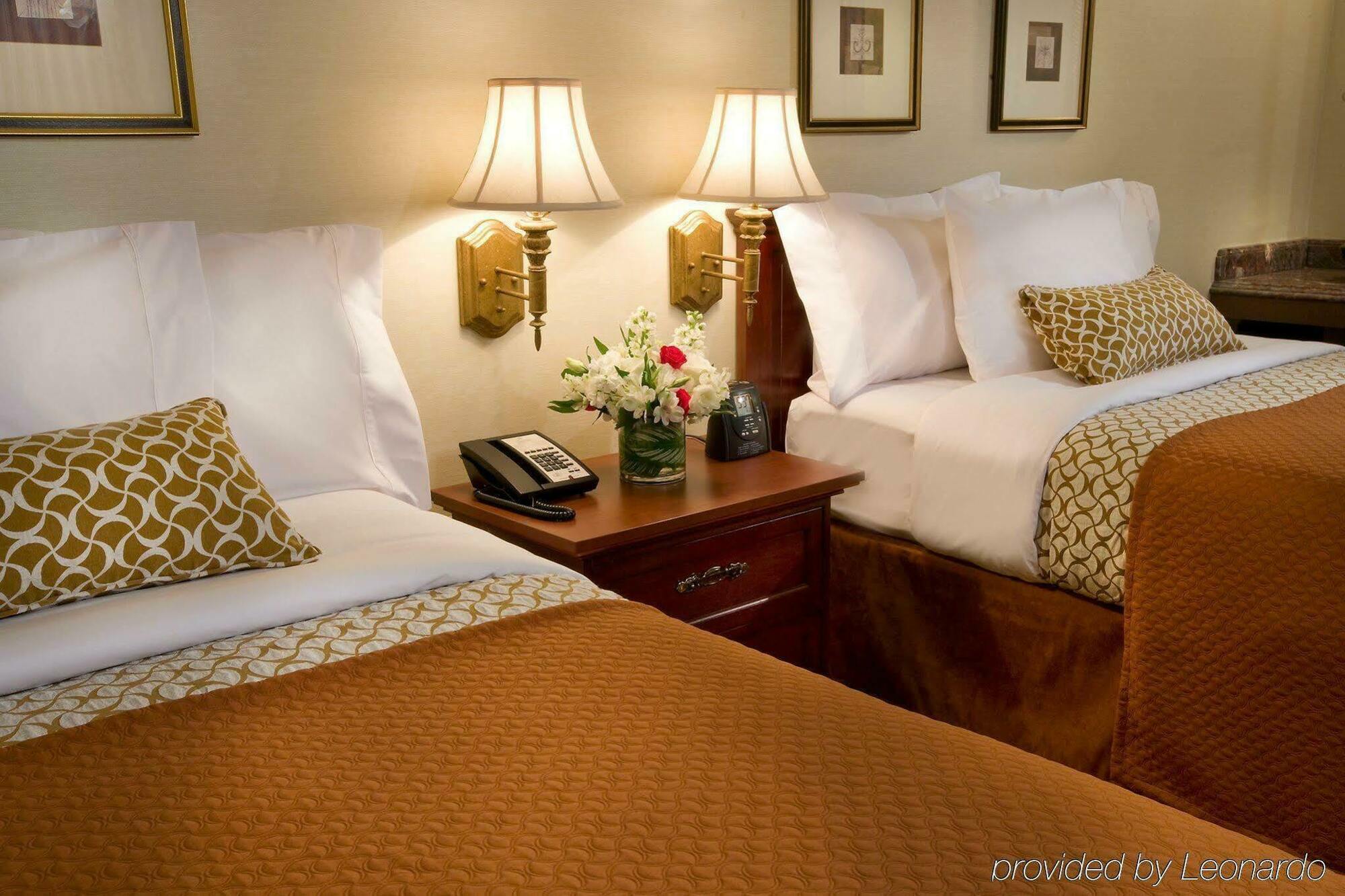 Hotel Embassy By Hilton Dc Chevy Chase Pavilion Washington